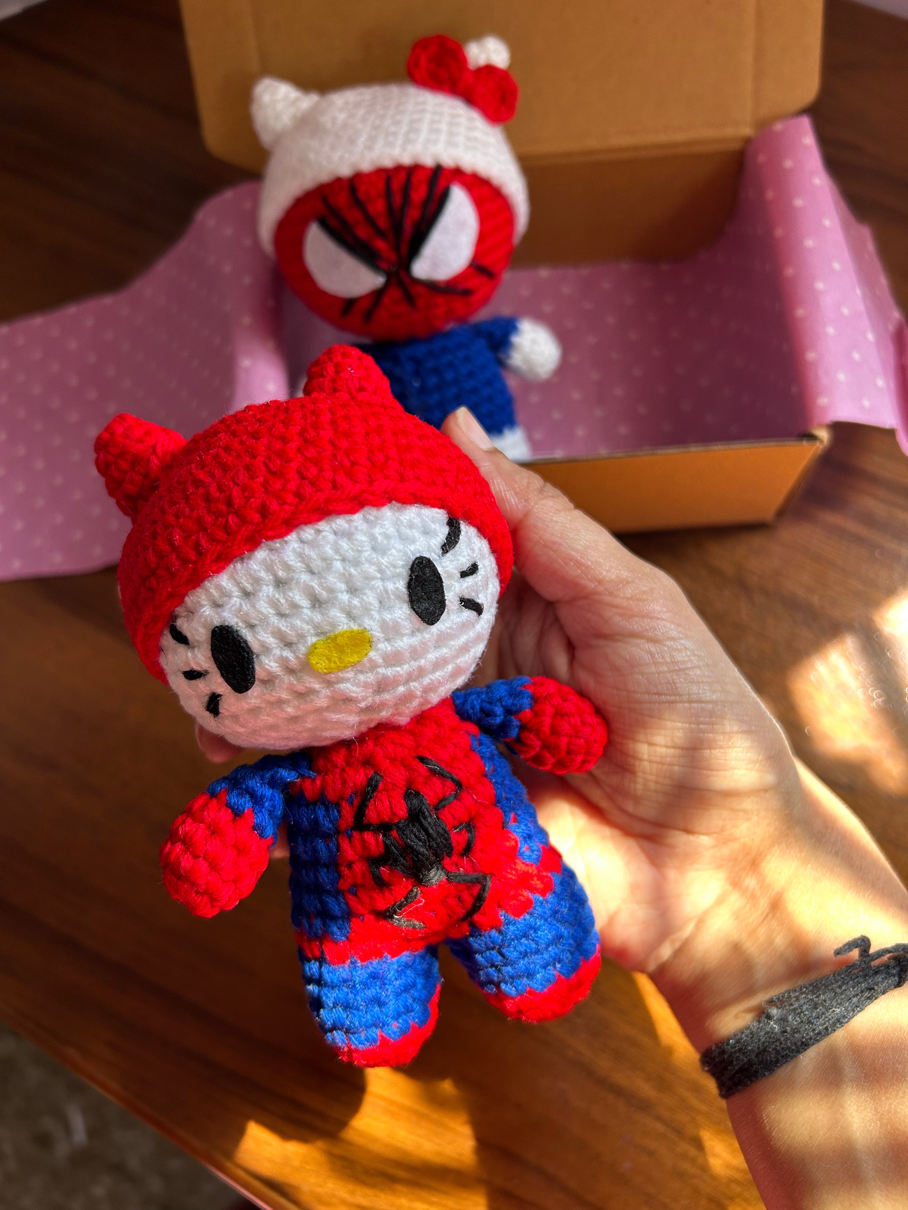 Hello Kitty in Spiderman Costum